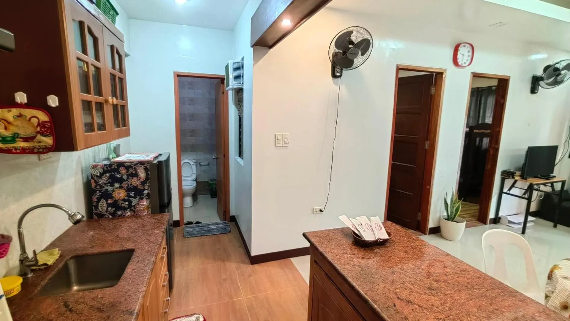 Elyn'S Guesthouse - Three Transient Units In Davao City - Total 5 Rooms, 3 T & B For Exclusive Use Philippines