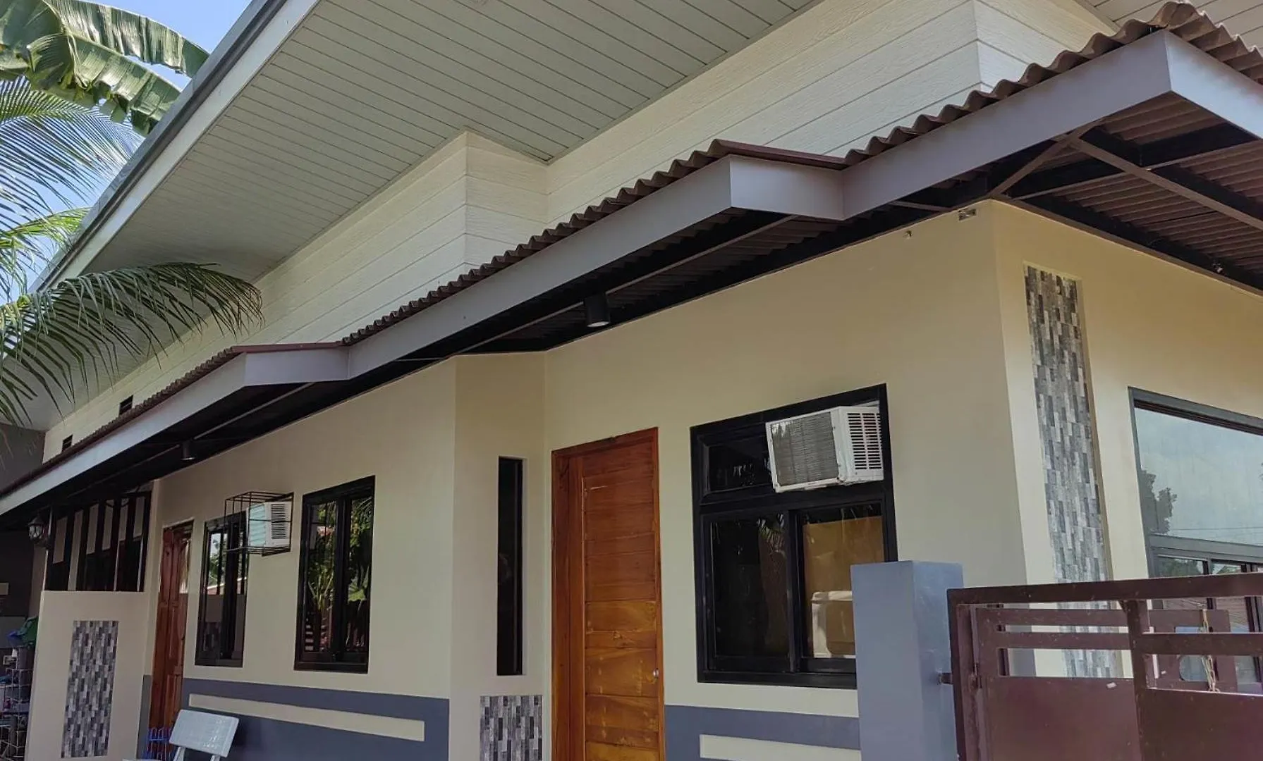 Apartment Elyn'S Guesthouse - Three Transient Units In Davao City - Total 5 Rooms, 3 T & B For Exclusive Use