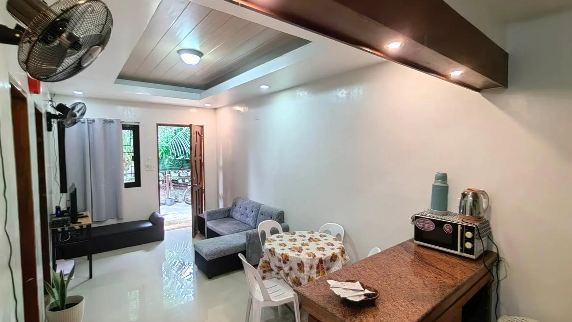 Elyn'S Guesthouse - Three Transient Units In Davao City - Total 5 Rooms, 3 T & B For Exclusive Use